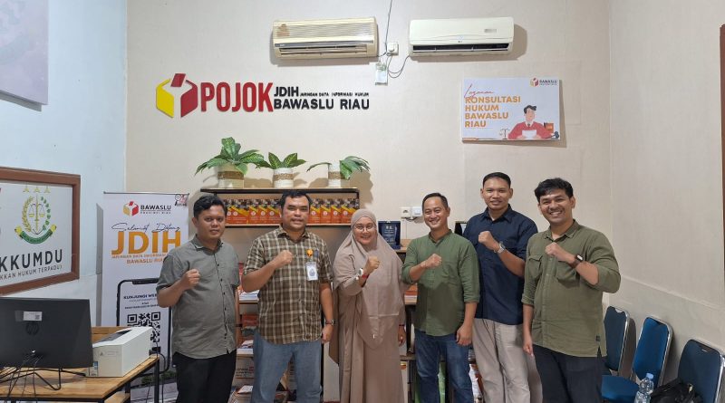 Bawaslu Riau Terima Kunjungan Pusat JDIHN Badan Pembinaan Hukum Nasional terkait Pengelolaan JDIH