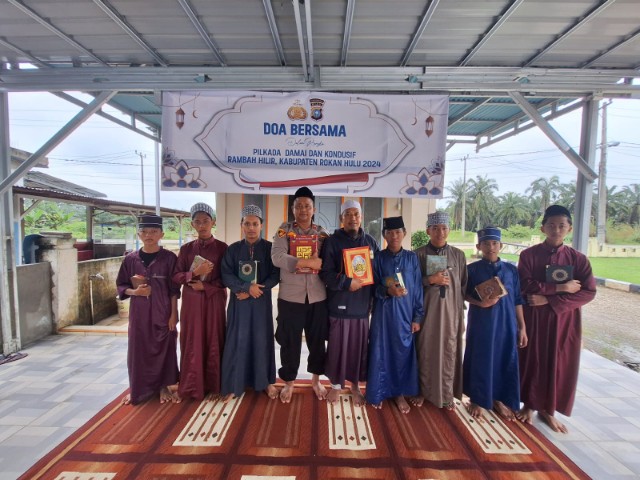 Doa Bersama dan Khatam Alquran 30 Juz untuk Pilkada Damai dan Kondusif di Kecamatan Rambah Hilir