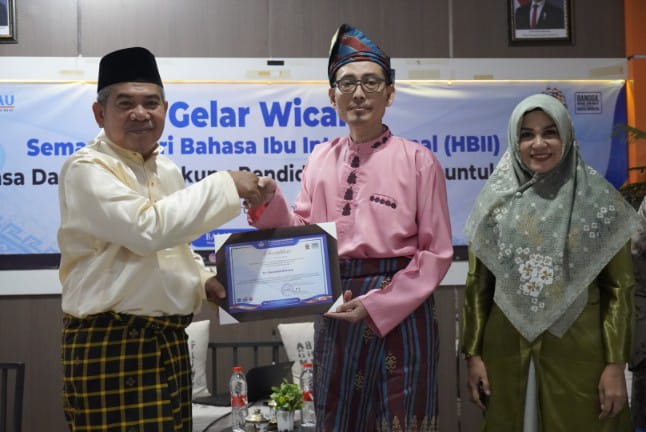 Pelestarian Bahasa Ibu Dimulai dari Lingkungan Keluarga