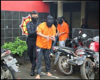 Dikawal Ketat! 23 Terduga Teroris Tiba di Jakarta, Dua Diantaranya Warga Pelalawan Riau