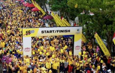 Ribuan Peserta Jalan Sehat Kuningkan Pekanbaru, Syamsuar: Do'akan Golkar Menang Pemilu 2024