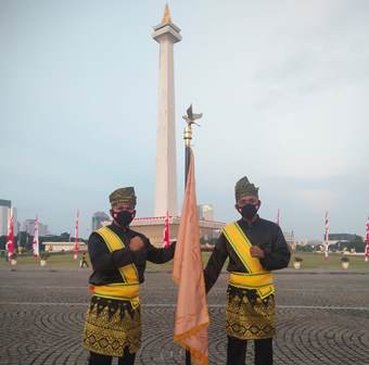 Bendera Kerajaan Siak di Kirab Dari Monas Menuju Istana Merdeka