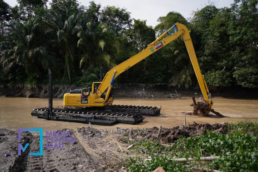 Langkah Antisipasi, Pemko Pekanbaru Siagakan Peralatan di Lokasi Banjir