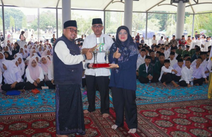 Tutup Rangkaian Hari Santri Nasional 2026, Bupati Afni: Pesantren Itu Multitalenta