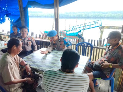 Jaga Stabilitas Keamanan Wilayah saat Pillada, Polsek Teluk Belengkong Sambangi Masyarakat