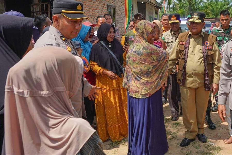 Tinjau Banjir, Masyarakat Rimba Melintang Rohil Ucapkan Terima Kasih Kepada Gubri Edy Nasution