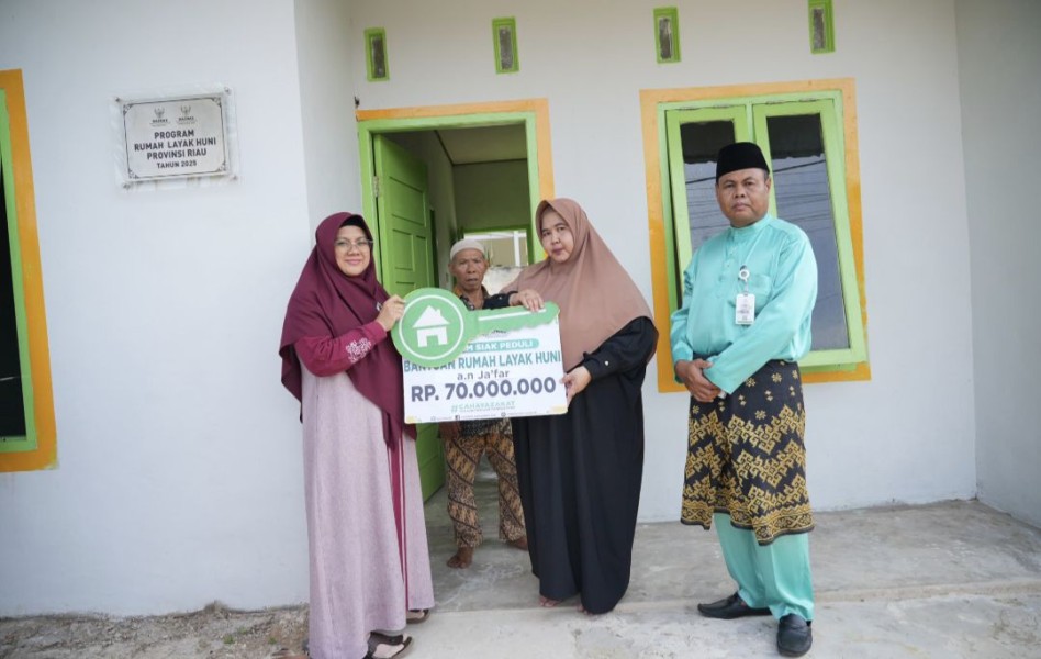 Ramadhan Penuh Berkah, Bupati Siak Serahkan Bantuan Rumah Layak Huni Baznas