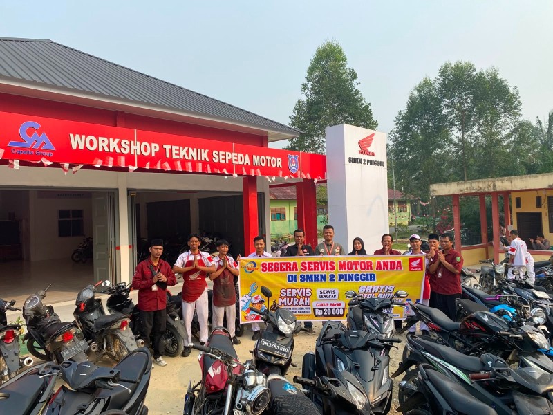 Capella Honda Riau Apresiasi SMK Binaan Honda Dalam Program AHASS Goes to School
