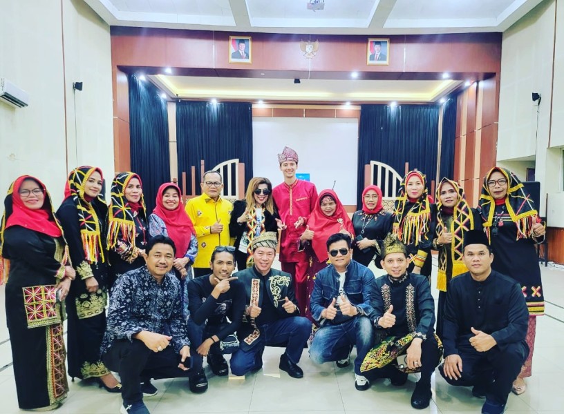 Tim Seni IKKS Pekanbaru Ikut Berpartisipasi  di Acara Gebyar RRI Fest 2025