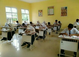 Pelaksanaan UN di SMP Negeri 1 Sentajo Berjalan Lancar