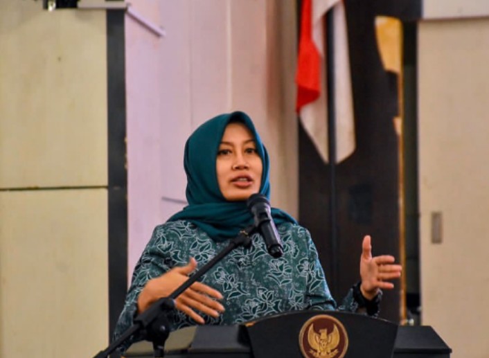 Dilantik Jadi Direktur RSUD Arifin Achmad, Yusi Prastiningsih Diminta Tingkatkan Pelayanan