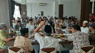 Disemangati Para Ulama, Andi Putra-Suhardiman Ambi Makin Mantap Maju di Pilkada Kuansing