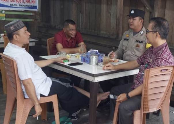 Sambangi Desa Concong Dalam, Polsek Concong Sampaikan Pesan Pilkada Damai 2024