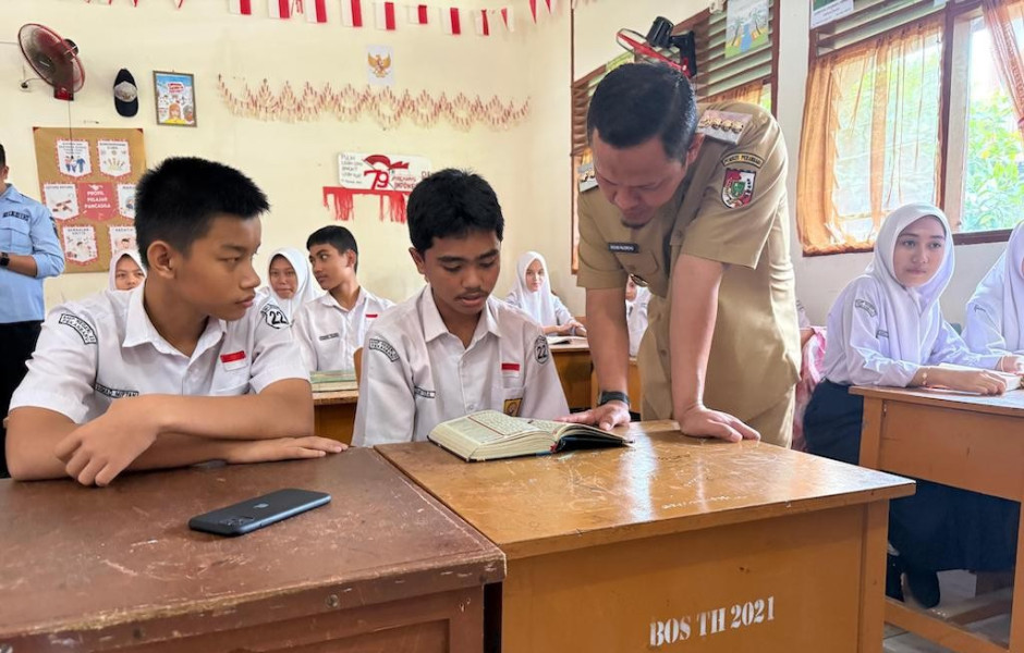 Sidak ke Sejumlah Sekolah, Wako Pekanbaru Cek Kondisi Infrastruktur Hingga Pembelajaran Siswa