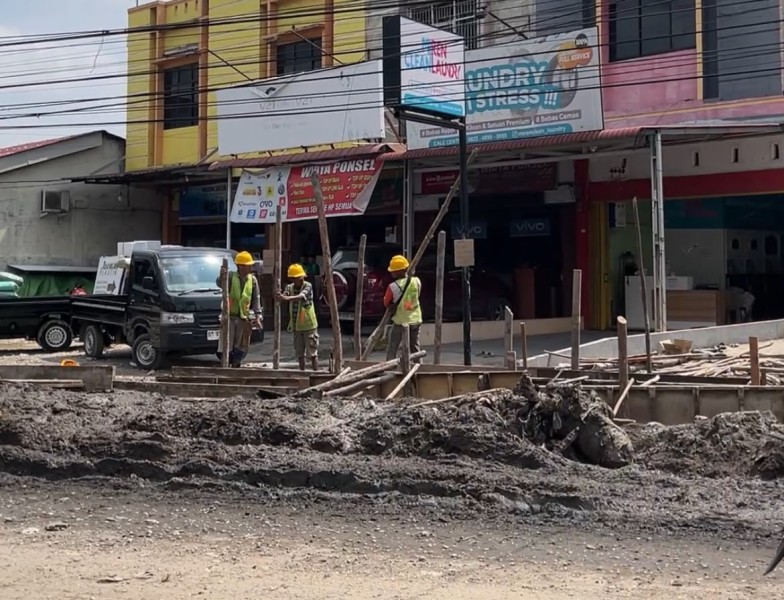 Kebut Penanganan Banjir, Pemko Pekanbaru Bangun Drainase 1,2 KM di Jalan Dharma Bakti