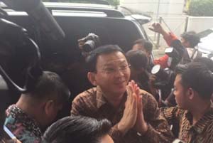 Ahok Tetap Blusukan