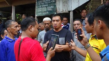 Isak Tangis Suparman Dihadapan Masyarakat Rohul