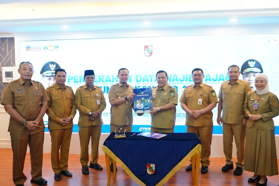 Plt Gubri Serahkan Data Penunggak Pajak ke Pemko Pekanbaru, Siap-siap TP-PKK Gedor Pintu