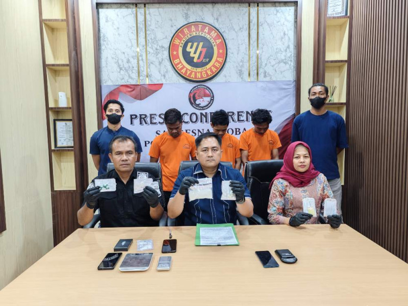 Tiga Pengedar Sabu dan Pil Ekstasi di Pekanbaru Ditangkap Polisi
