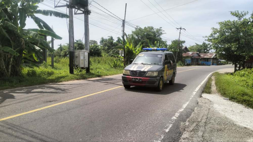 Kapolsek Tempuling Bersama Personil Lakukan Patroli, Berikan Arahan Pasca Pilkada dan Pererat Hubungan Persaudaraan