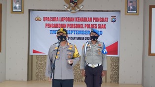 Kapolres Siak Pimpin Upacara Laporan Kenaikan Pangkat Pengabdian AKBP Birma Naipospos