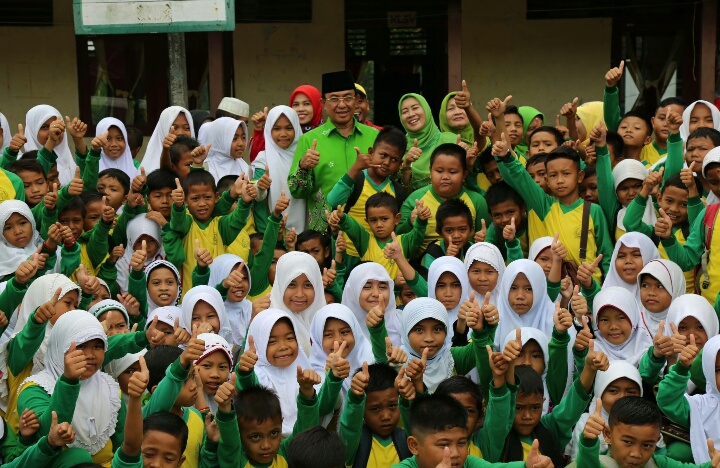 Bupati Inhil Disambut dengan Tabuhan Rebana