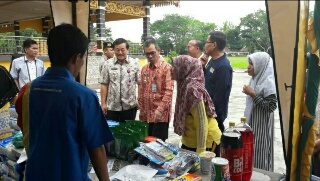 Antisipasi Lonjakan Harga Jelang Lebaran Idul Fitri 1438 H, Pemkab Kuansing Gelar Operasi Pasar