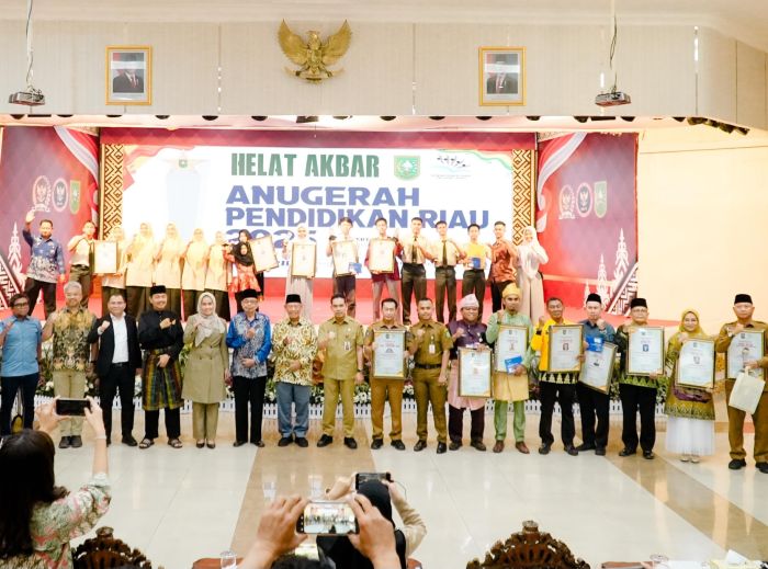 Anugerah Pendidikan Riau Kembali Digelar, Berikut Daftar Penerimanya