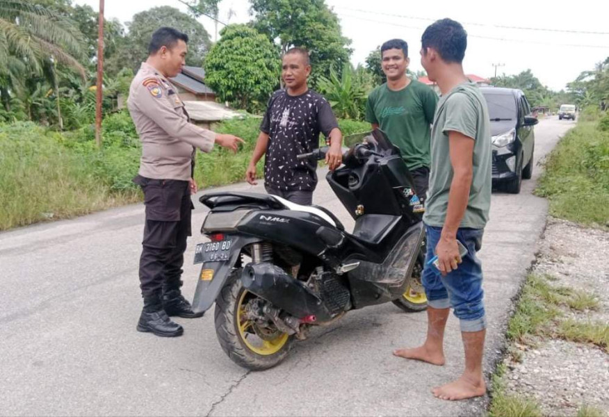 Polsek Sabak Auh Sambang Warga dalam Rangka Cooling Sistem Pilkada