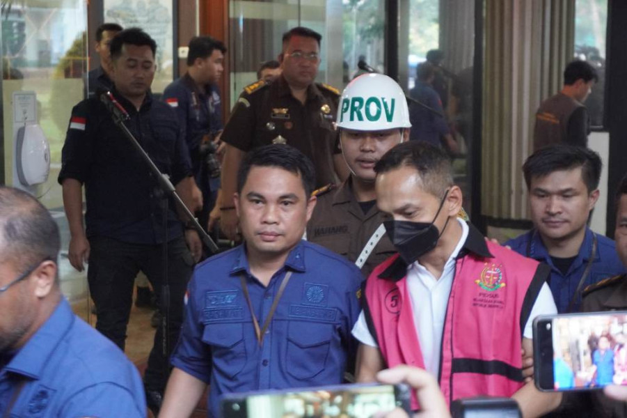 Kembali Kejagung Tetapkan Tersangka di Kasus BTS 4G, Direktur PT Basis Utama Prima Ditahan