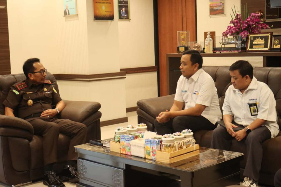 Kepala Kantor DJP Wilayah Riau Kunjungi Kejati Riau