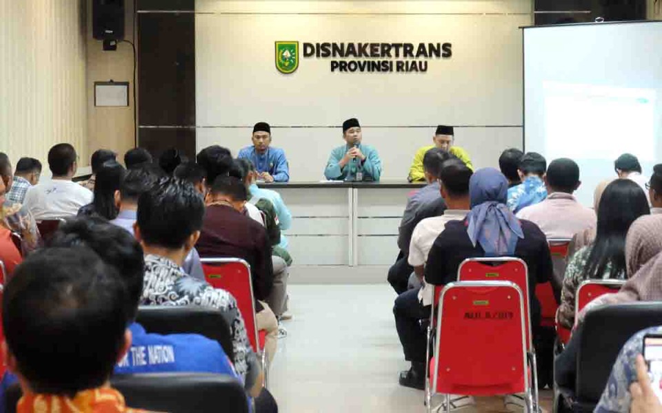 Perkuat Kapasitas SDM, Disnakertrans Riau Gelar Rapat Panitia K3