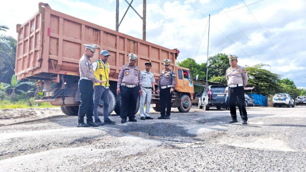 DPRD Riau Dorong Perusahaan Turut Tanggung Jawab Perbaikan Jalan Rusak