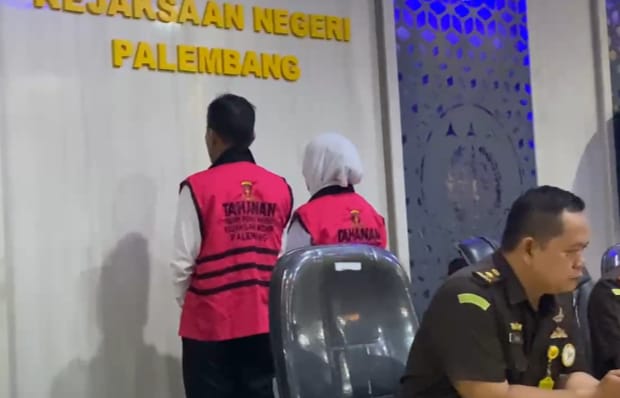 Kejari Palembang Tahan 2 Tersangka Terkait Kasus Dugaan Tipikor di PMI