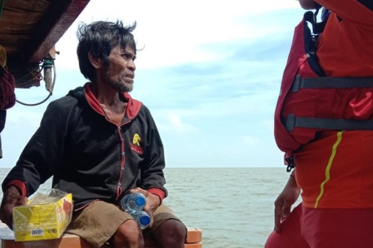 Nelayan Sinaboi Rohil Ditemukan Selamat Setelah 4 Hari Terombang ambing di Tengah Laut