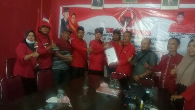 Daftar ke PDI-P, Hendri Pangribuan Nyatakan Siap Mundur Jadi Dewan Siak