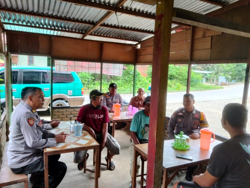 Polsek Ujung Batu Sambangi Masyarakat Desa Pematang Tebih Sampaikan Pesan Pilkada Damai