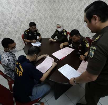 Berkas 2 Tersangka Kasus Pembiayaan KUR BSM Capem Pangkalan Kerinci Dinyatakan P21