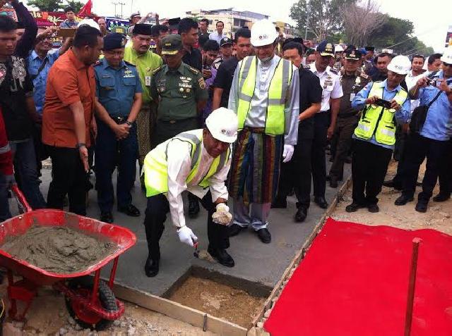Plt Gubri Groundbreaking Dua Fly Over di Pekanbaru