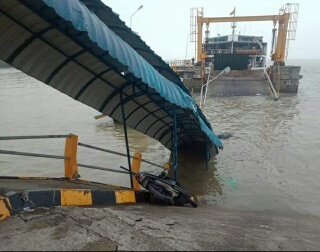 Pelabuhan Tanjung Buton Ambruk, Satu Korban Masih Dalam Pencarian