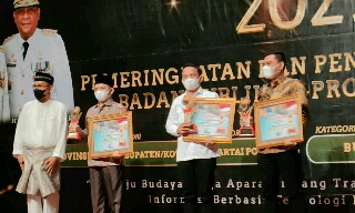 Hattrick, PKB Riau Kembali Menerima Penghargaan KI Award 2021