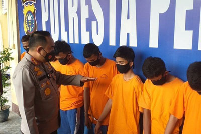 Keroyok Orang Hingga Buta Di Atas Flyover, Polisi Tangkap 7 Anggota ...