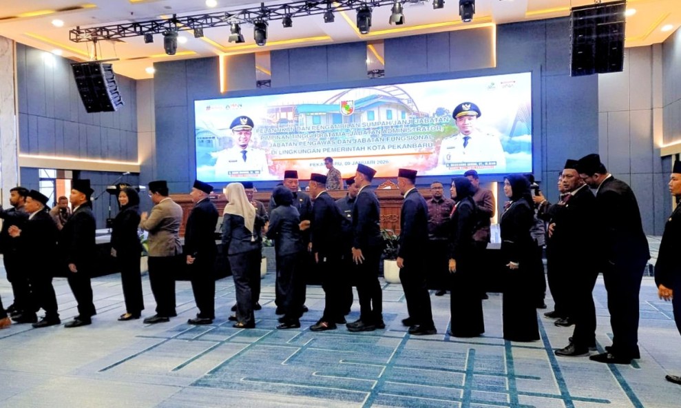 Pemko Pekanbaru Lantik 43 Pejabat Eselon, Ini Nama-namanya