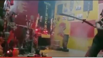 Merinding!! Dayak Sakti Gelar Ritual Mandau Terbang  Respon 