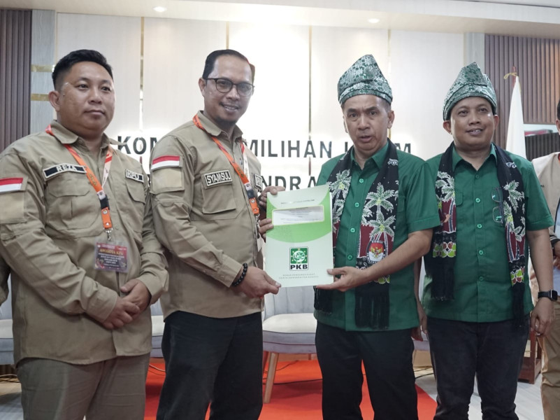 Fermadani Resmi Mendaftar ke KPU, Pemimpin Mumpuni untuk Inhil yang Lebik Baik