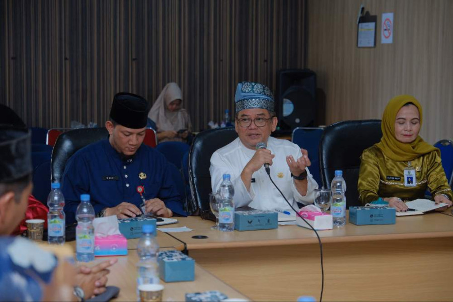 Pjs Bupati Siak Terima Naskah Hasil Kajian Zonasi Kawasan Cagar Budaya Kesultanan Siak Sri Indrapura