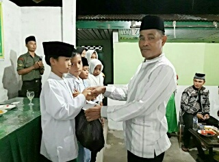 Koramil 07 Kuantan Hilir Santuni Anak Yatim saat Buka Puasa Bersama dengan KBT & FKPPI