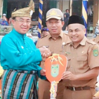 Bupati Serahkan Ambulance Air Kepada RSUD Tengku Sulung, Pulau Kijang