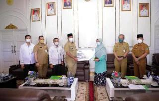 Serahkan Jaminan Kematian, Bupati Alfedri: Semoga Program ini Terus Berlanjut