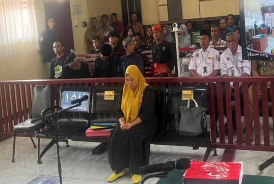PN Rengat Vonis 1 Tahun Penjara Mantan Kades Seberida Ria Saprina dalam Kasus  Gandakan Surat Tanah